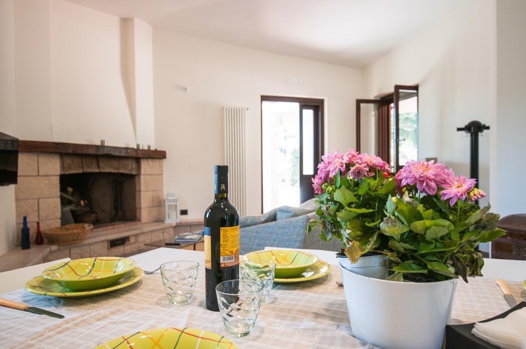 Chez-Antoinette Villa Castel Del Monte  Szoba fotó