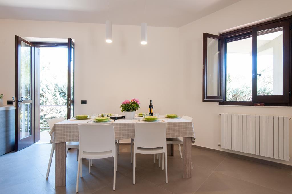 Chez-Antoinette Villa Castel Del Monte  Szoba fotó