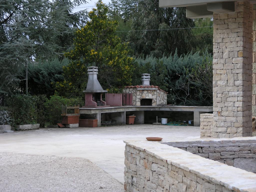 Chez-Antoinette Villa Castel Del Monte  Szoba fotó