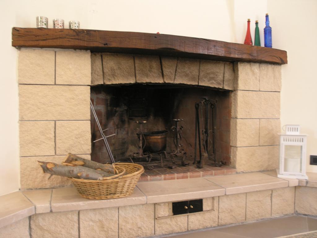 Chez-Antoinette Villa Castel Del Monte  Szoba fotó